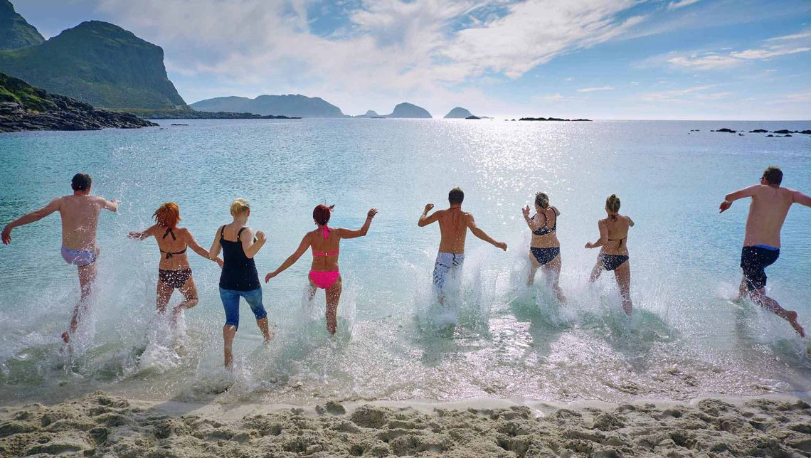 Mennesker på strand